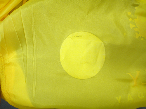 生地にタイプWで作ったマークをプリント　裏から見た所